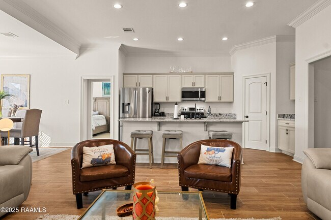 Building Photo - 120 Sugar Crest Dr