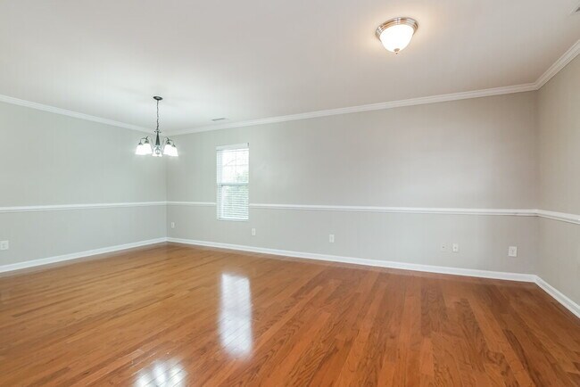 Building Photo - 167 Woodcreek Ln