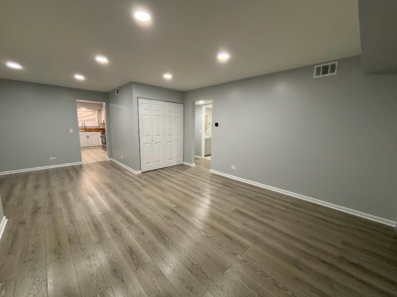 Building Photo - 489 Leslie Ct