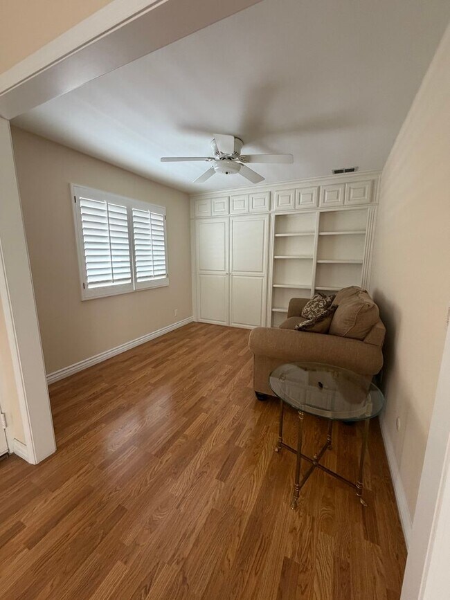 Building Photo - Spacious 3 Bedroom home