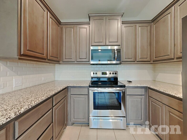 Building Photo - 2536 Old Buck Dr