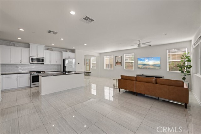 Building Photo - 50105 Rocamora St