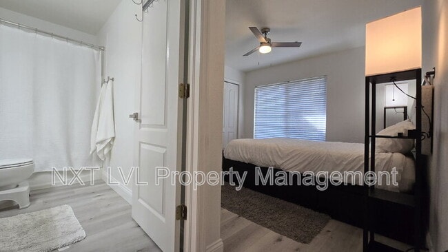 Building Photo - 9440 Ivy Brook Run