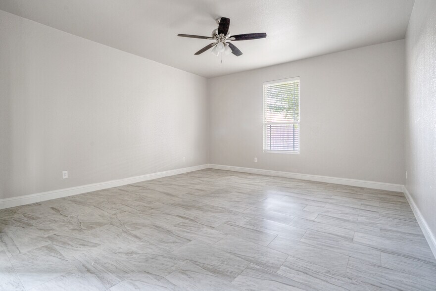 Building Photo - 6008 Ridge View St