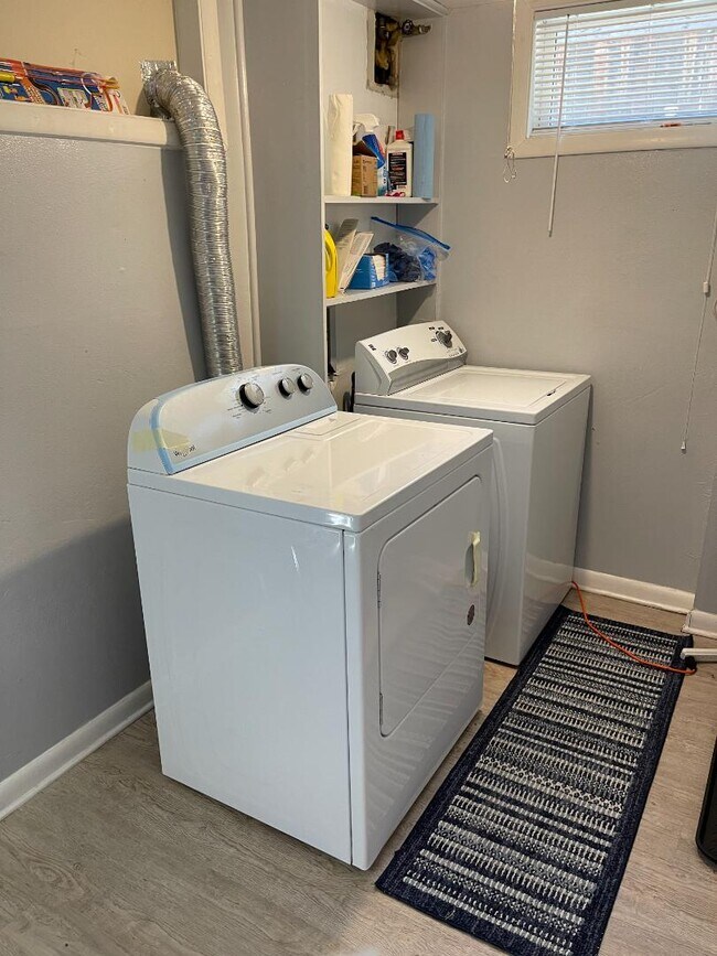 Building Photo - 2201 W State St