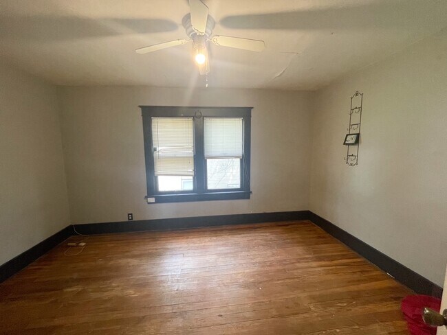 Building Photo - 612 Fremont St