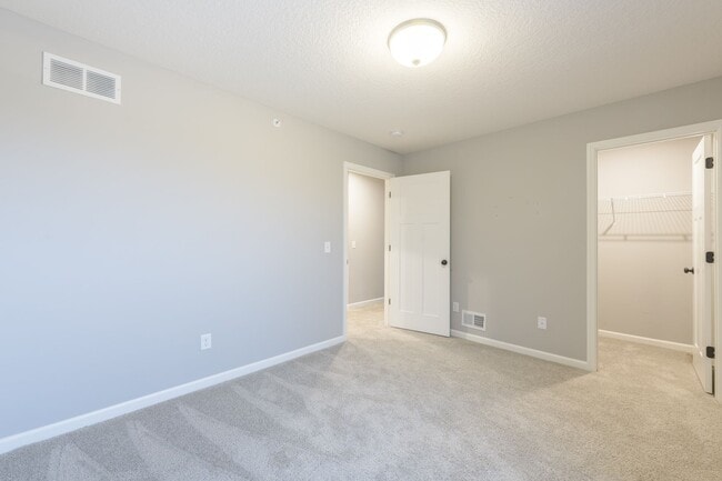 Building Photo - Awesome maple grove 5 bed 4 bath townhome! Pond views, 2 years old!