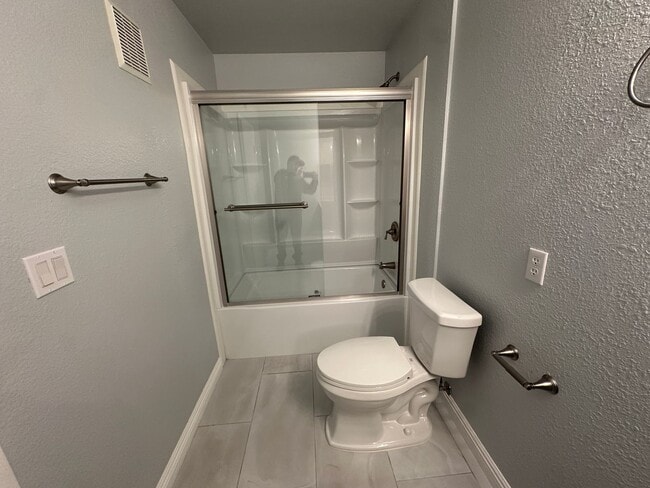 Building Photo - Las Vegas 2 bedroom condo for rent.