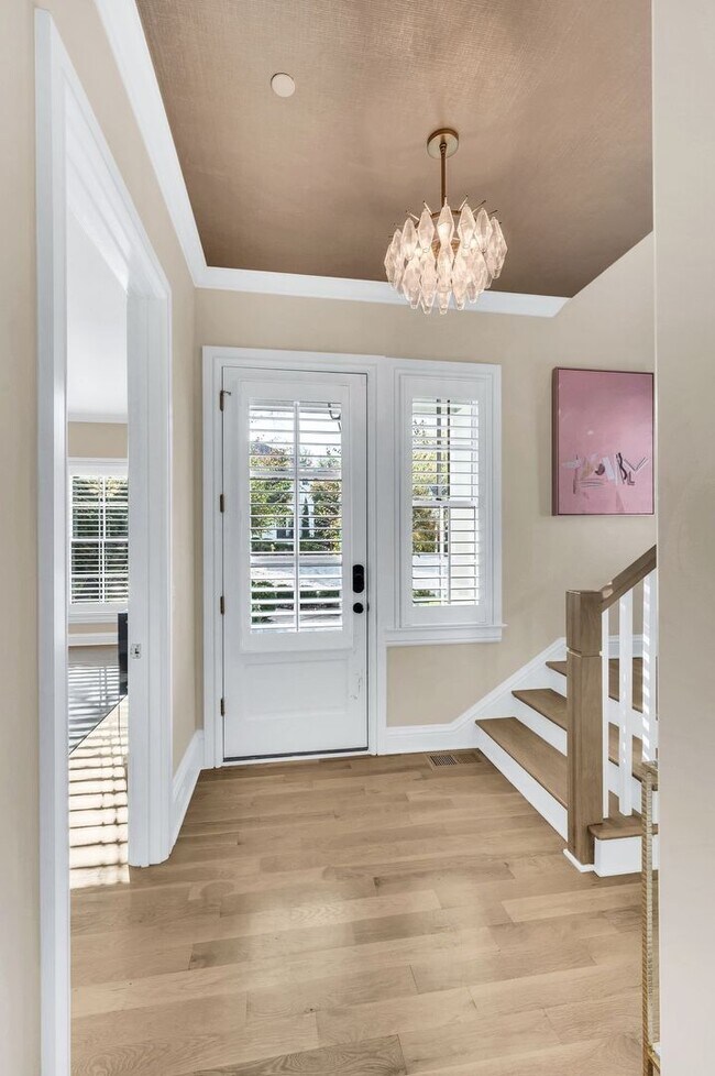 Building Photo - Franklin Gem Walking Distance to Downtown!