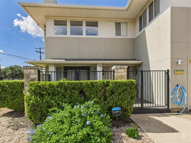 Building Photo - 5306 Beacon Dr