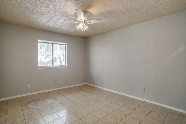 Building Photo - 4517 Compass Ct