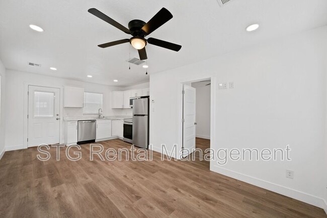 Building Photo - 300 W 100 N