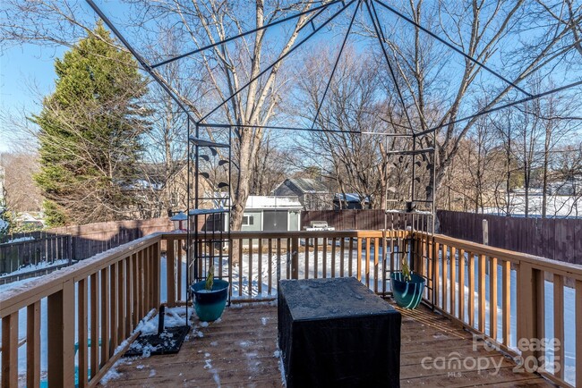 Building Photo - 9721 Manus Ct