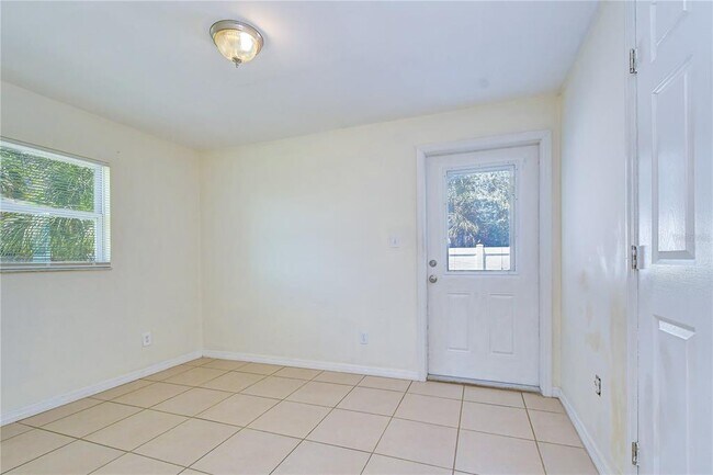 Building Photo - 5634 9th Ave N