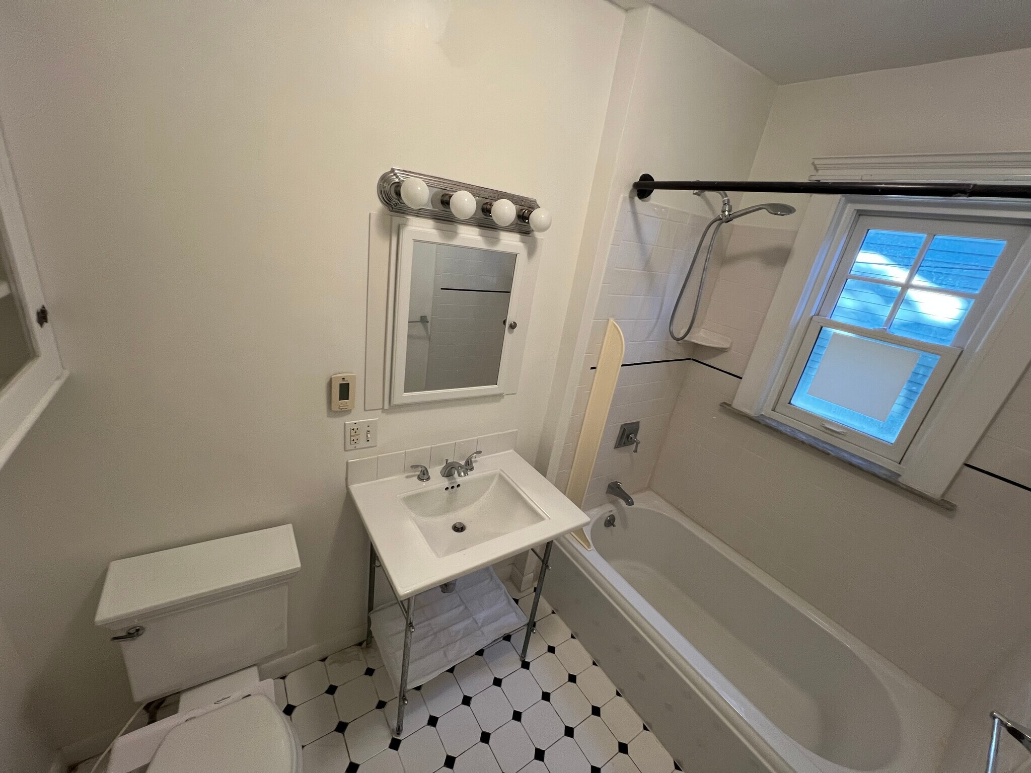 Bathroom - 60 Hammond St