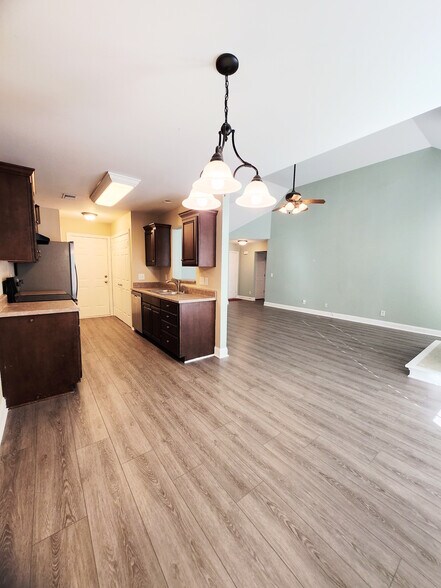 Building Photo - 420 Nathan St