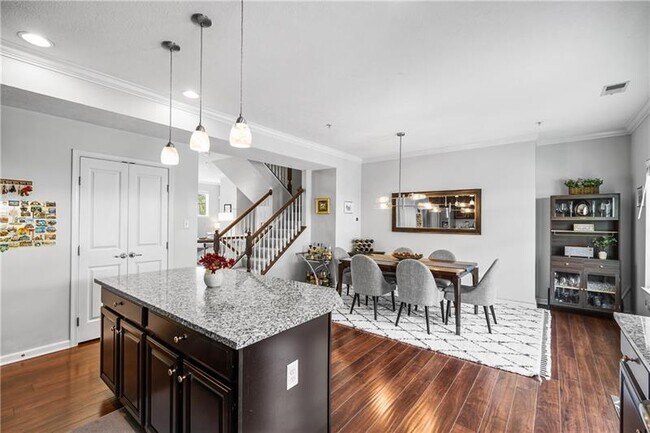 Building Photo - 242 Broadstone Dr
