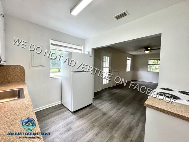 Building Photo - $200 OFF FIRST MONTH RENT - Lovely 3 Bedro...