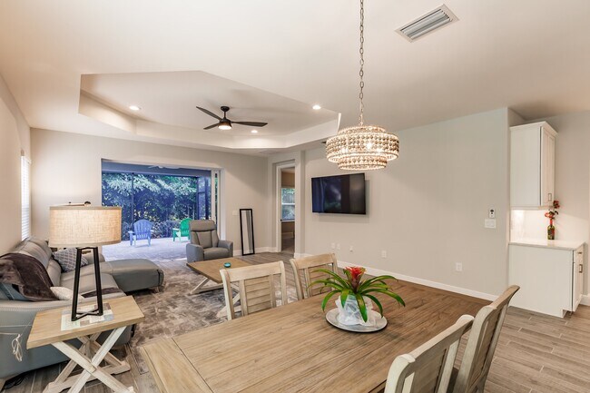 Building Photo - 11651 Solano Dr