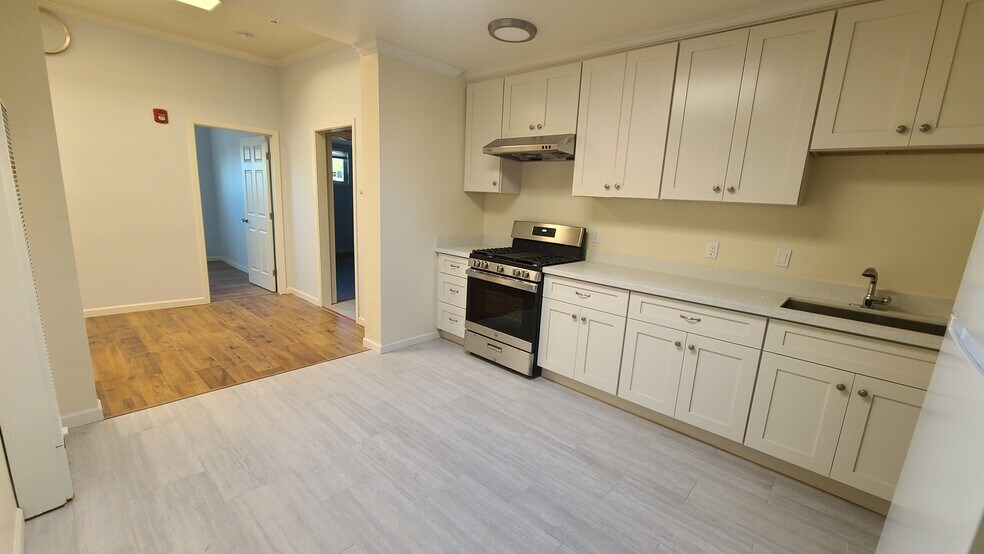 Building Photo - 1309 Solano Ave