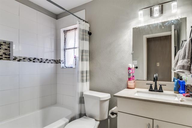 Building Photo - 2817 Cumberland Dr