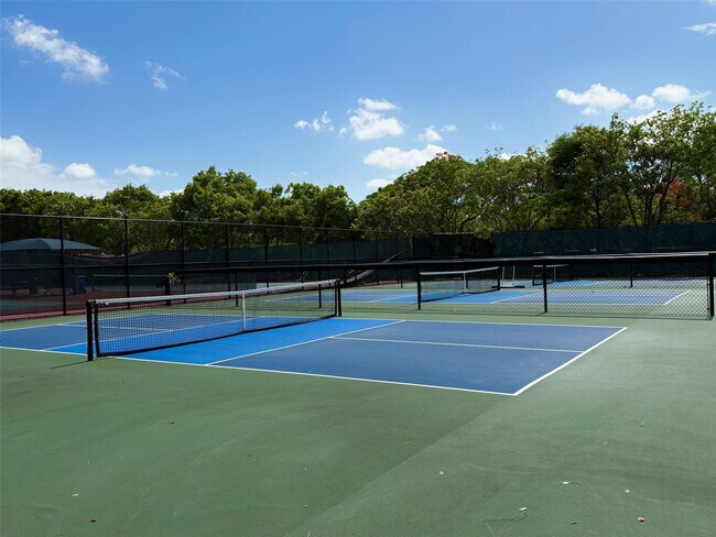 Building Photo - 2671 S Course Dr