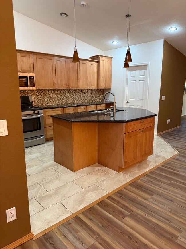 Building Photo - 7940 E Constant Pl