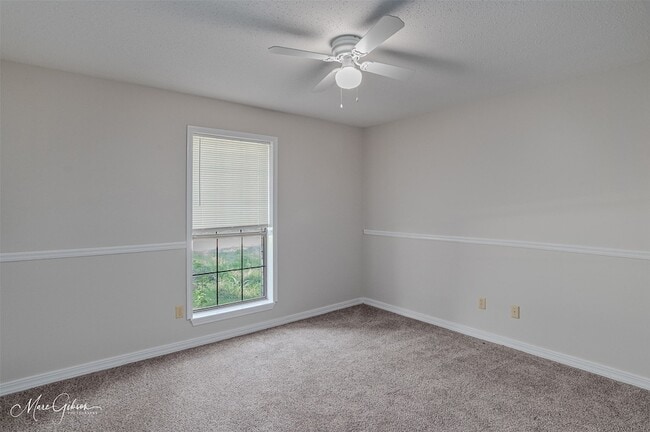 Building Photo - 108 Deerwood Ln