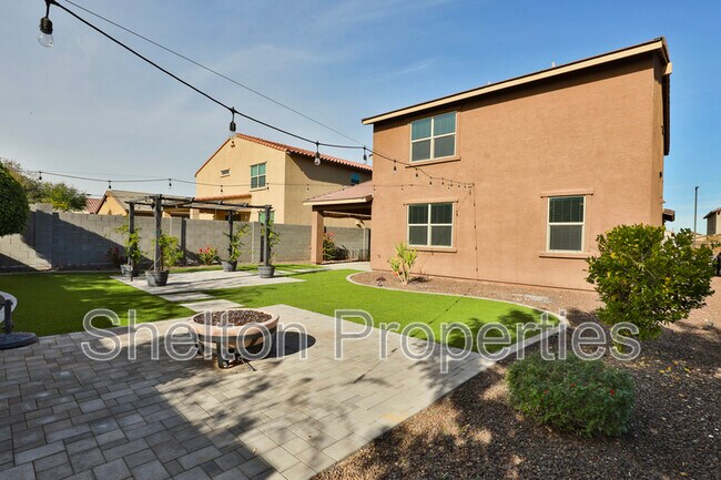 Building Photo - 18787 W Yucatan Dr