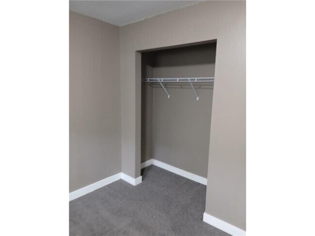 Building Photo - 801 Pearl Ave