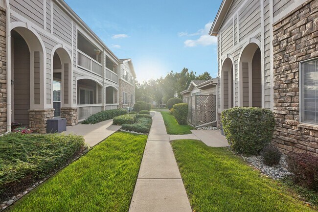 Building Photo - 4271 S Blackhawk Cir