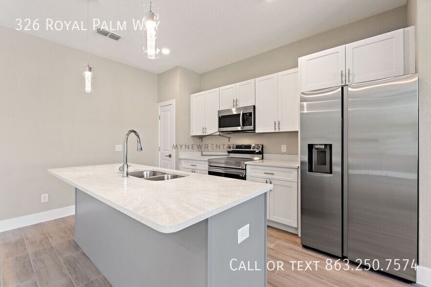 Building Photo - 326 Royal Palm Wy