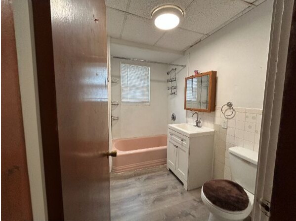 Building Photo - 93 Andover St