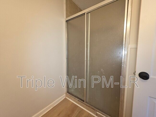 Building Photo - 5505 Crescent Dr