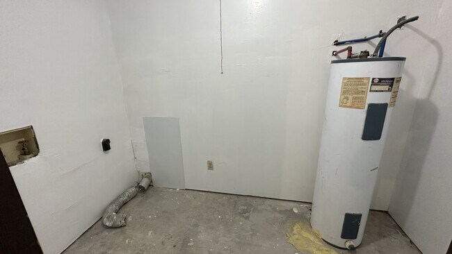 Building Photo - Town house for Rent