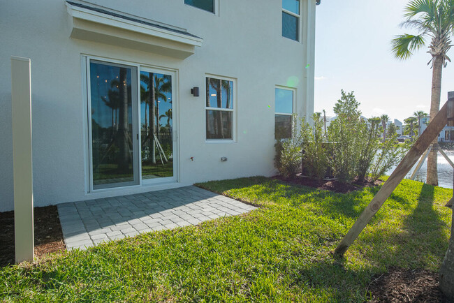 Building Photo - 3918 SE Mentmore Ln