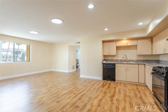 Building Photo - 1466 Tamarind Ave