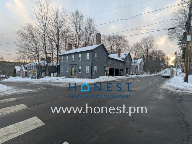 Building Photo - 20 Academy St