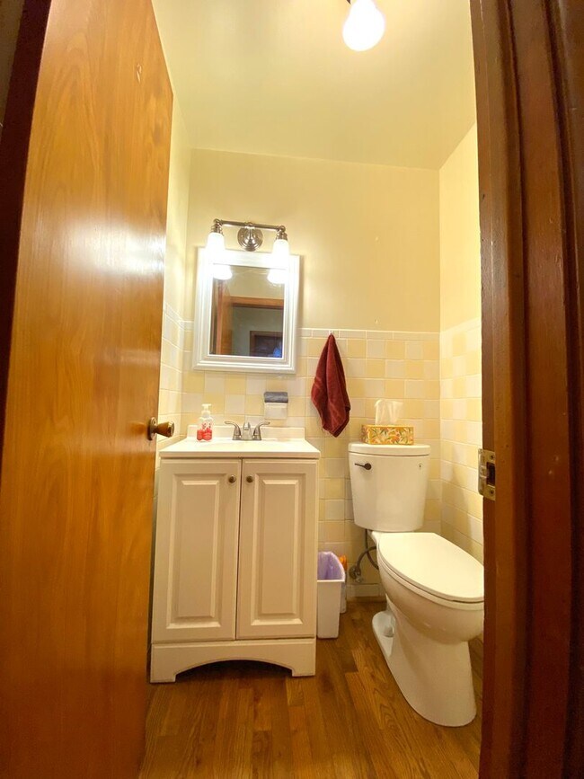 Building Photo - Bright & Breezy 3BR Ranch Ulster Park