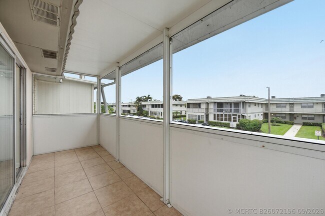 Building Photo - 670 Monaco Ct