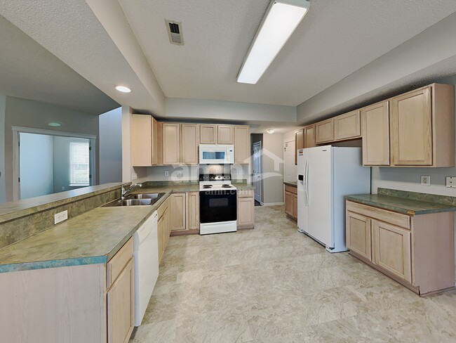 Building Photo - 7537 Sparkleberry Dr