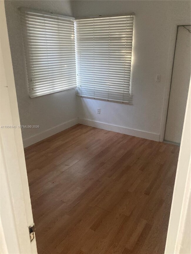 Building Photo - 3742 SW 29th St