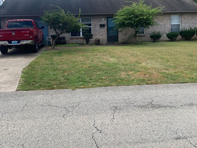 Building Photo - ?Spacious 3-Bedroom Home in Shively — Great Location!?