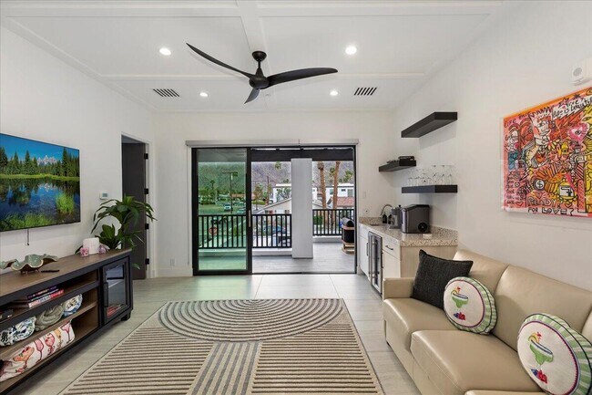 Building Photo - 51116 Avenida Mendoza