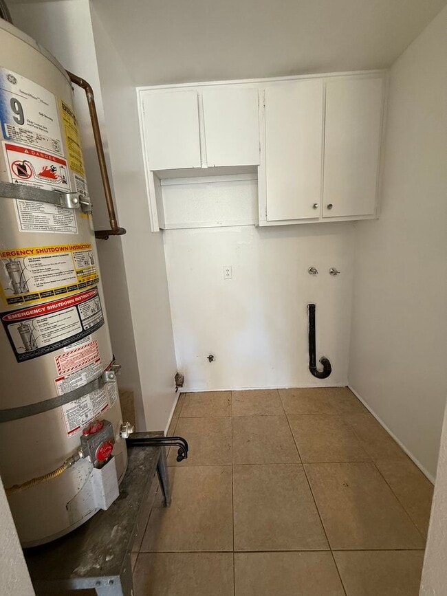 Building Photo - Long term Condo