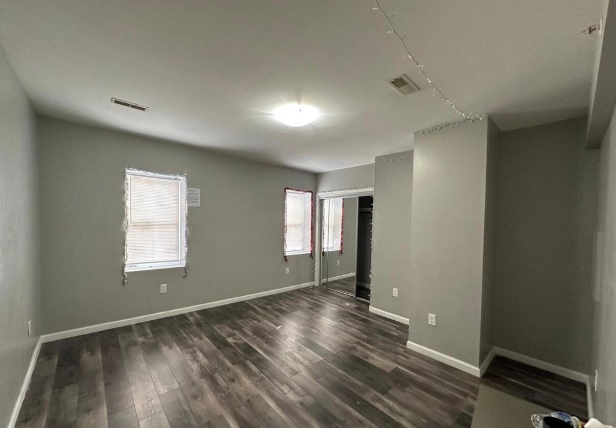 Building Photo - 2108 Ridge Ave