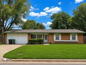 Building Photo - 217 Turtle Creek Dr