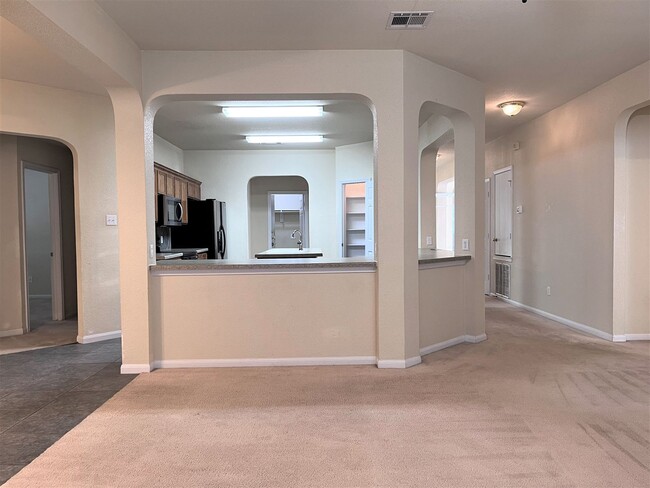 Building Photo - Available NOW!!!! Beautiful 1 story, 4 bedroom, 2 bath, 2 car garage home with a privacy fenced y...