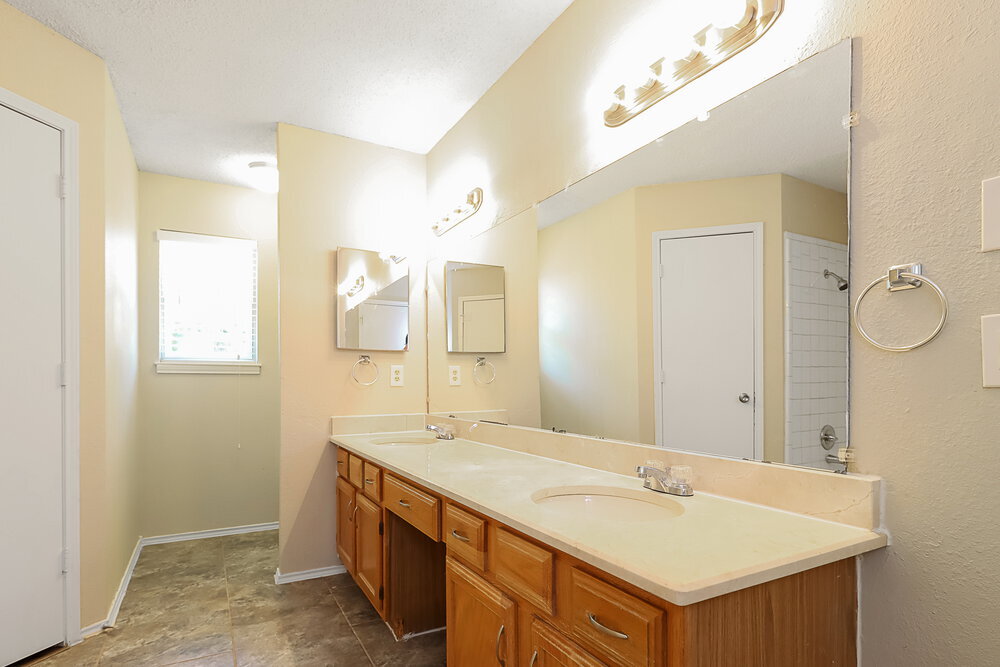 Building Photo - 4200 Cypress Springs Dr