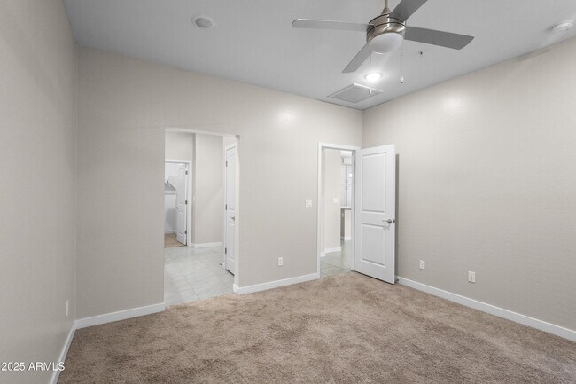 Building Photo - 155 N Lakeview Blvd